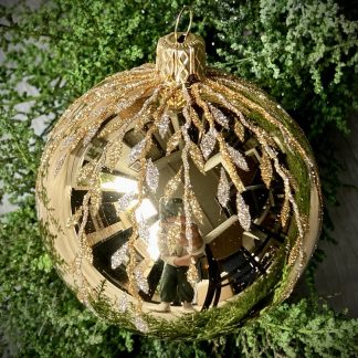 Gold Trailing Leaves