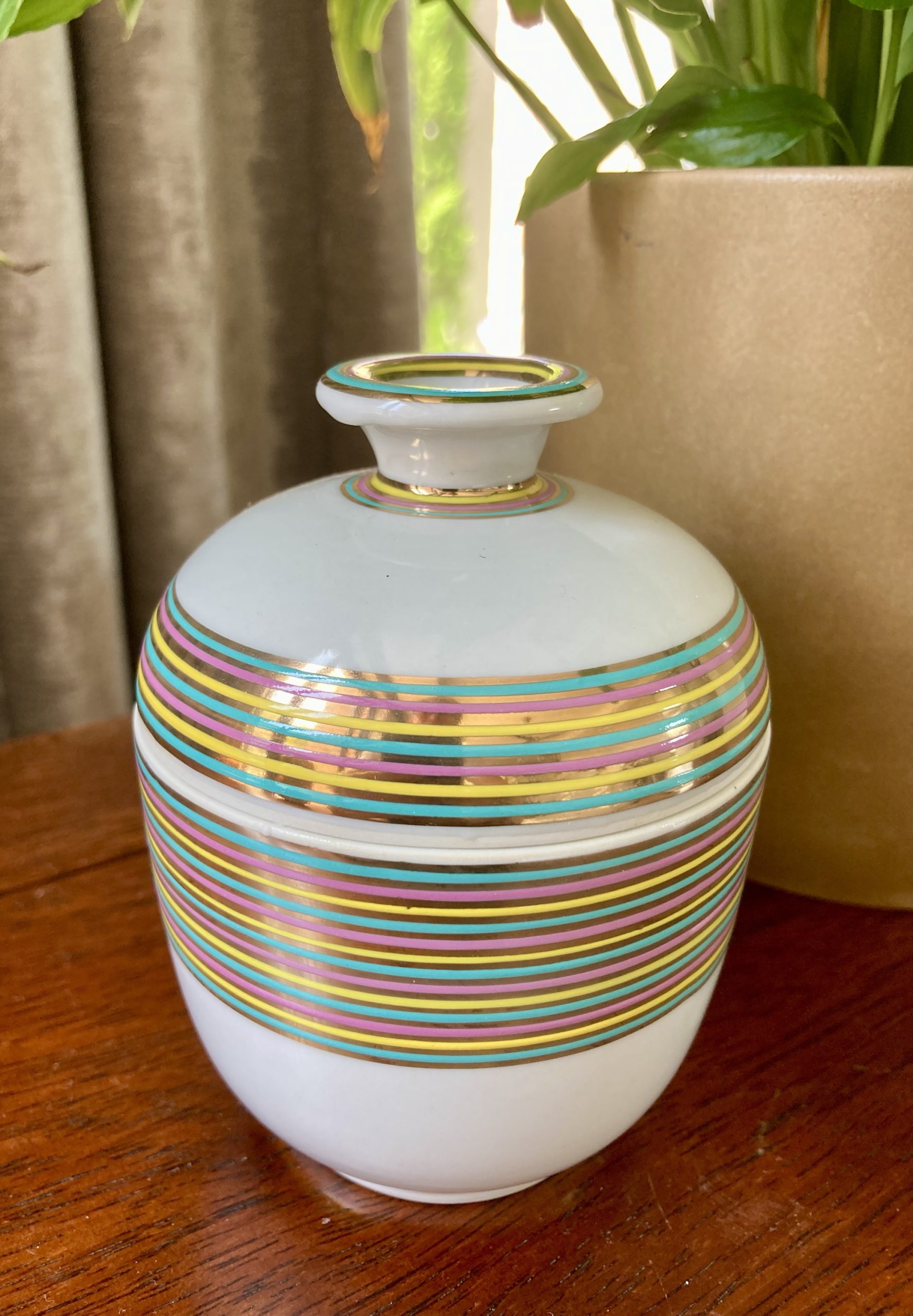 Arabian Oud Ceramic Jar