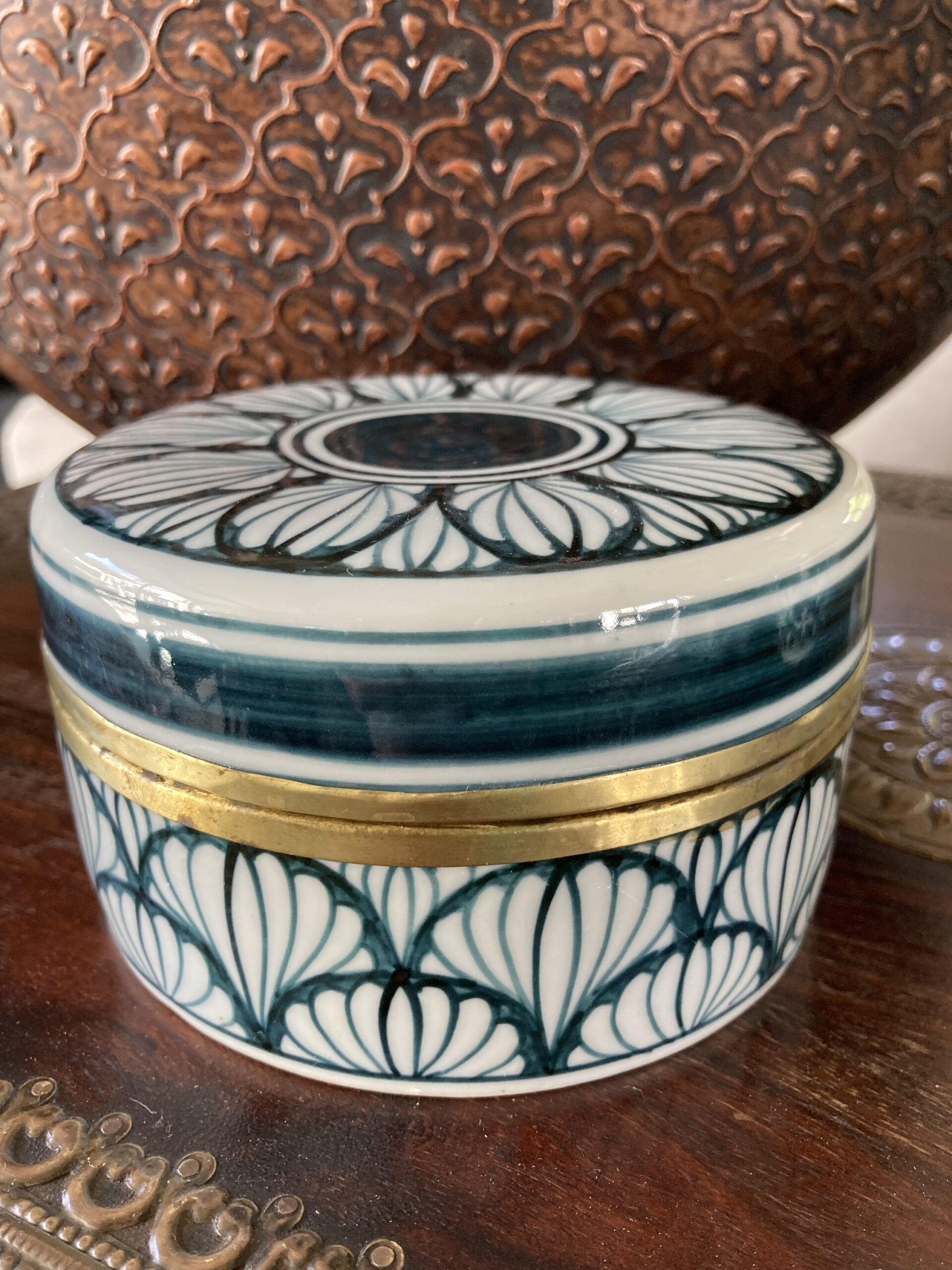 Arabian Oud Ceramic Box