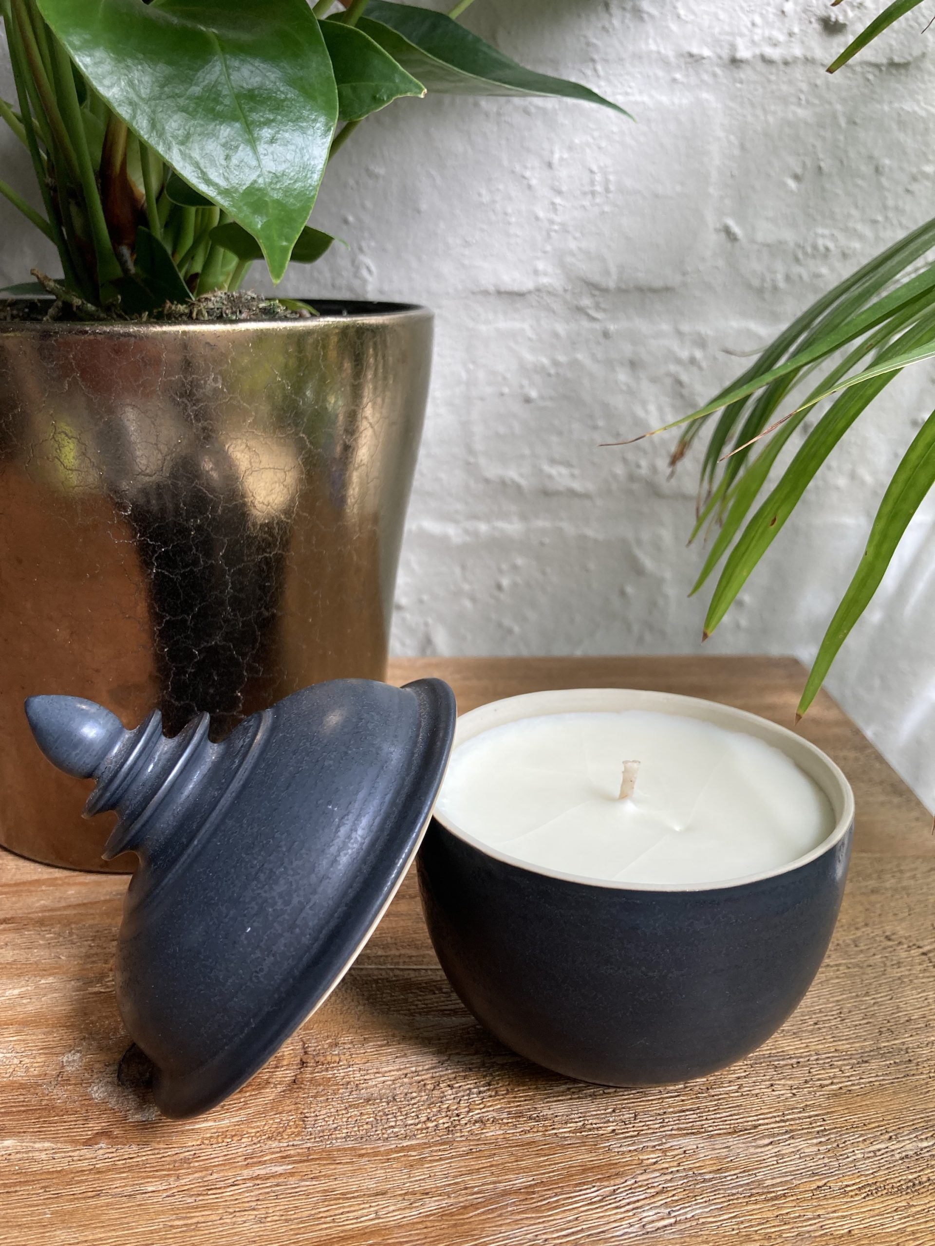 Arabian Oud Ceramic Pot - Image 2