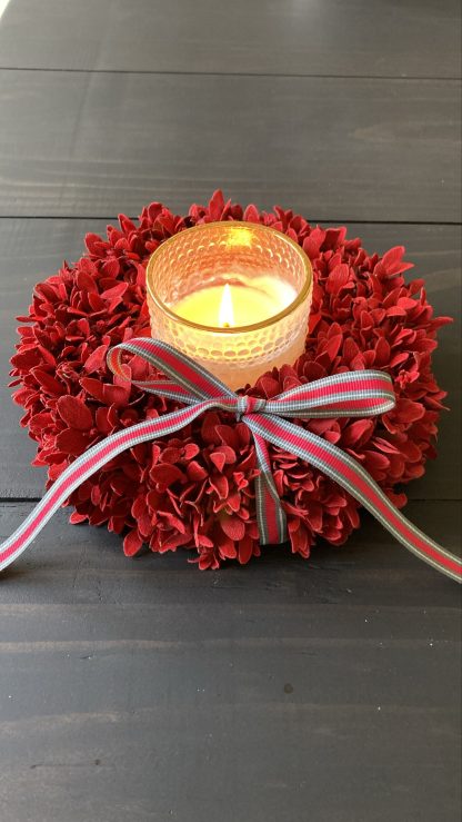 Buxi Red Candle Wreath