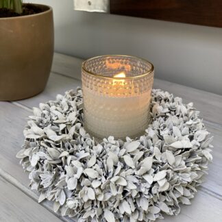 Buxi White Candle Wreath