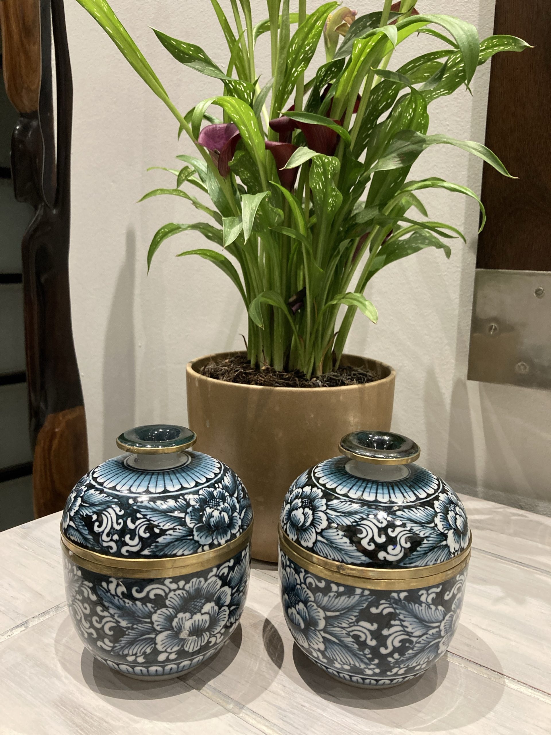 Arabian Oud Ceramic Jar - Image 3