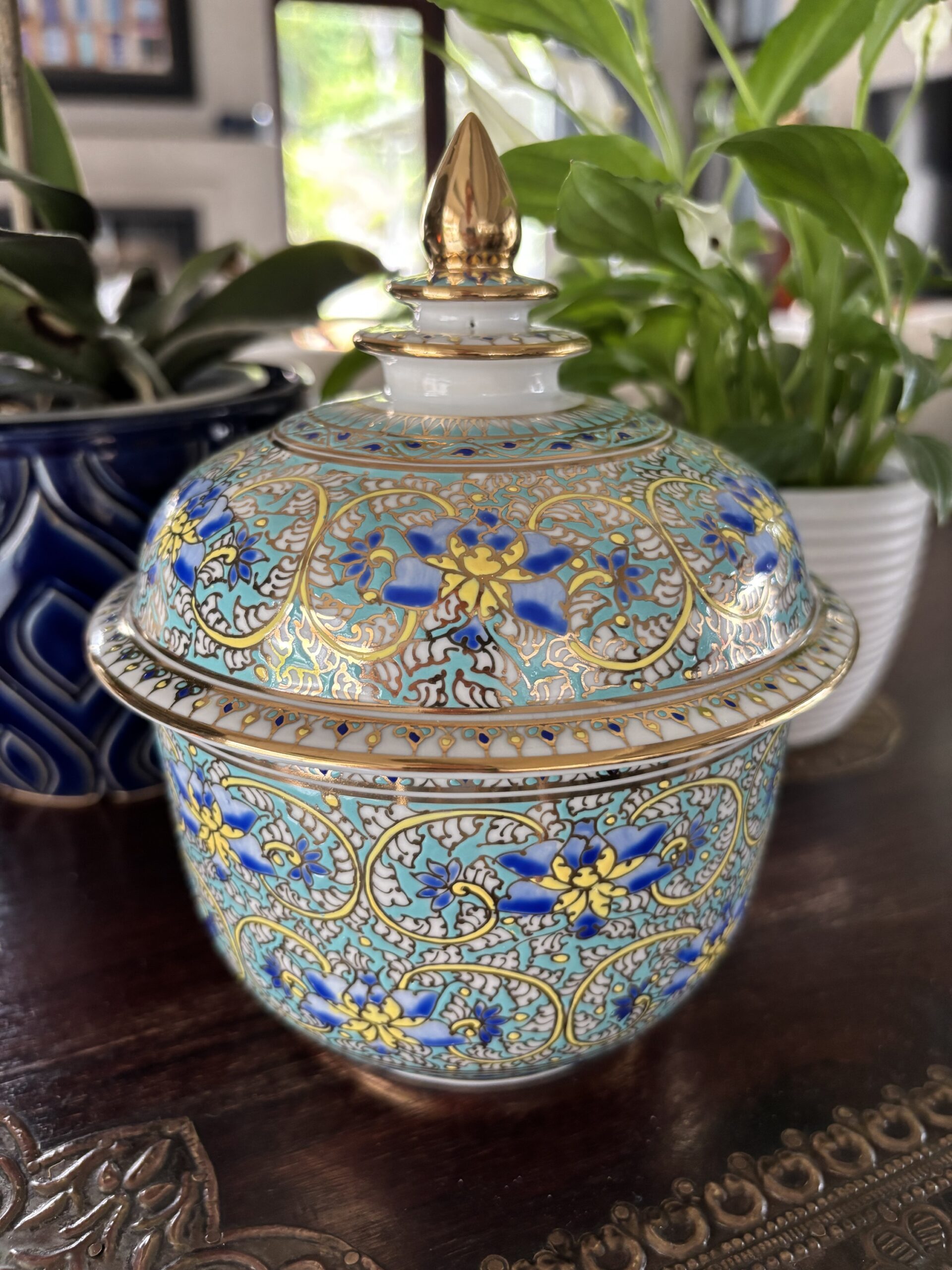 Singapore Summer Ceramic Pot XL