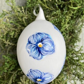 Blue Pansies Egg