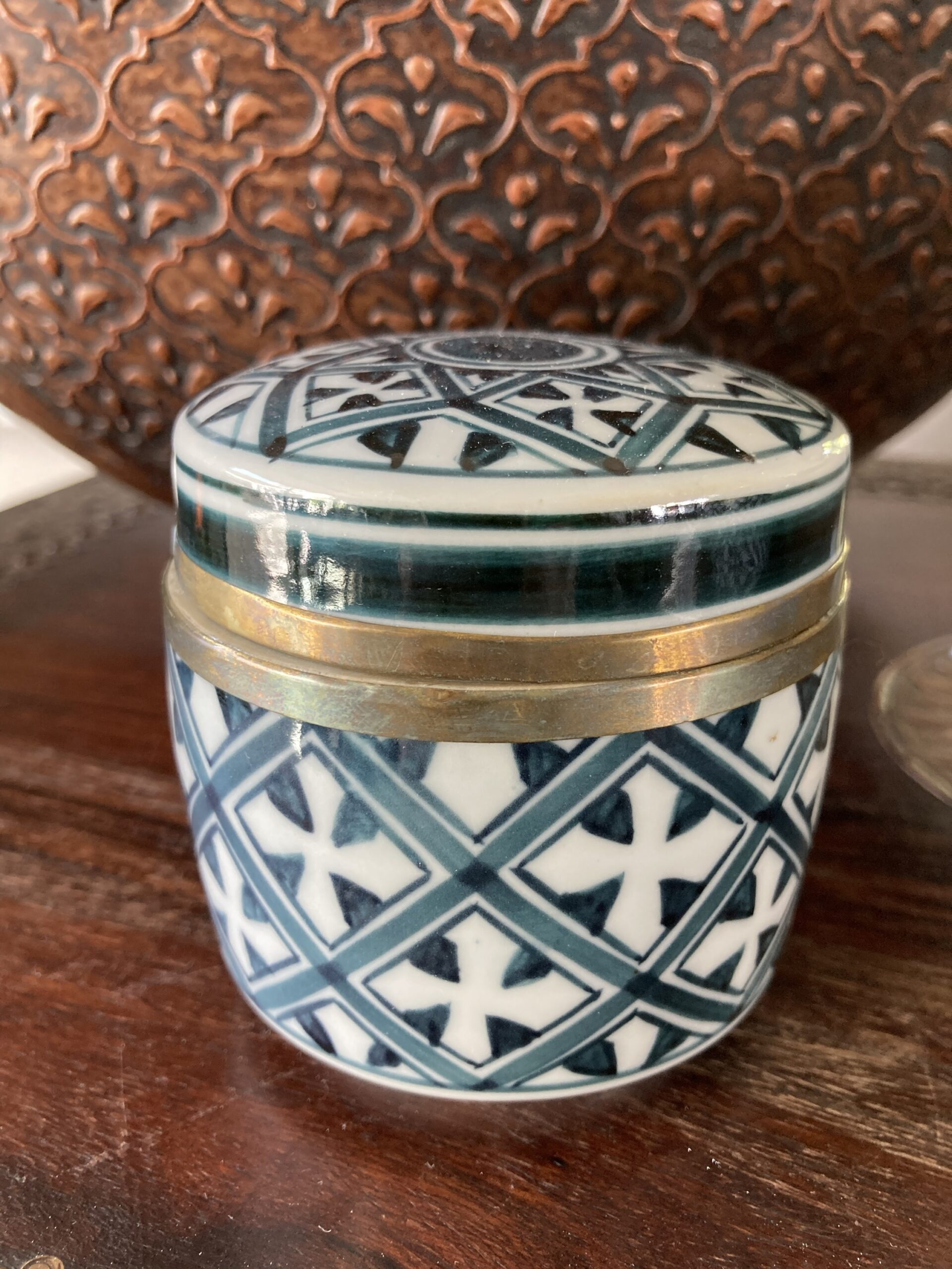 Arabian Oud Ceramic Box
